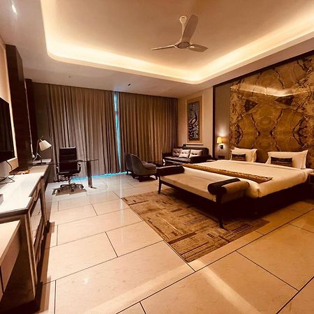 Lokesh Hotel Talai  Esterno foto