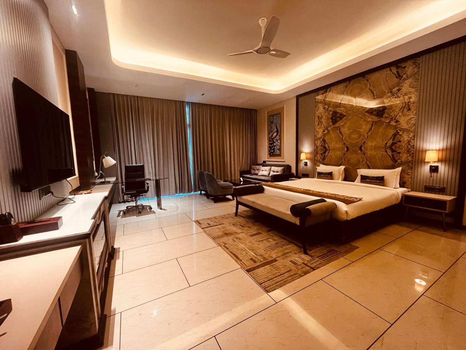 Lokesh Hotel Talai  Esterno foto